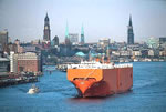Huge Hamburg Port — Harbour Of Superlatives [Photo: hamburg-tourism.de]